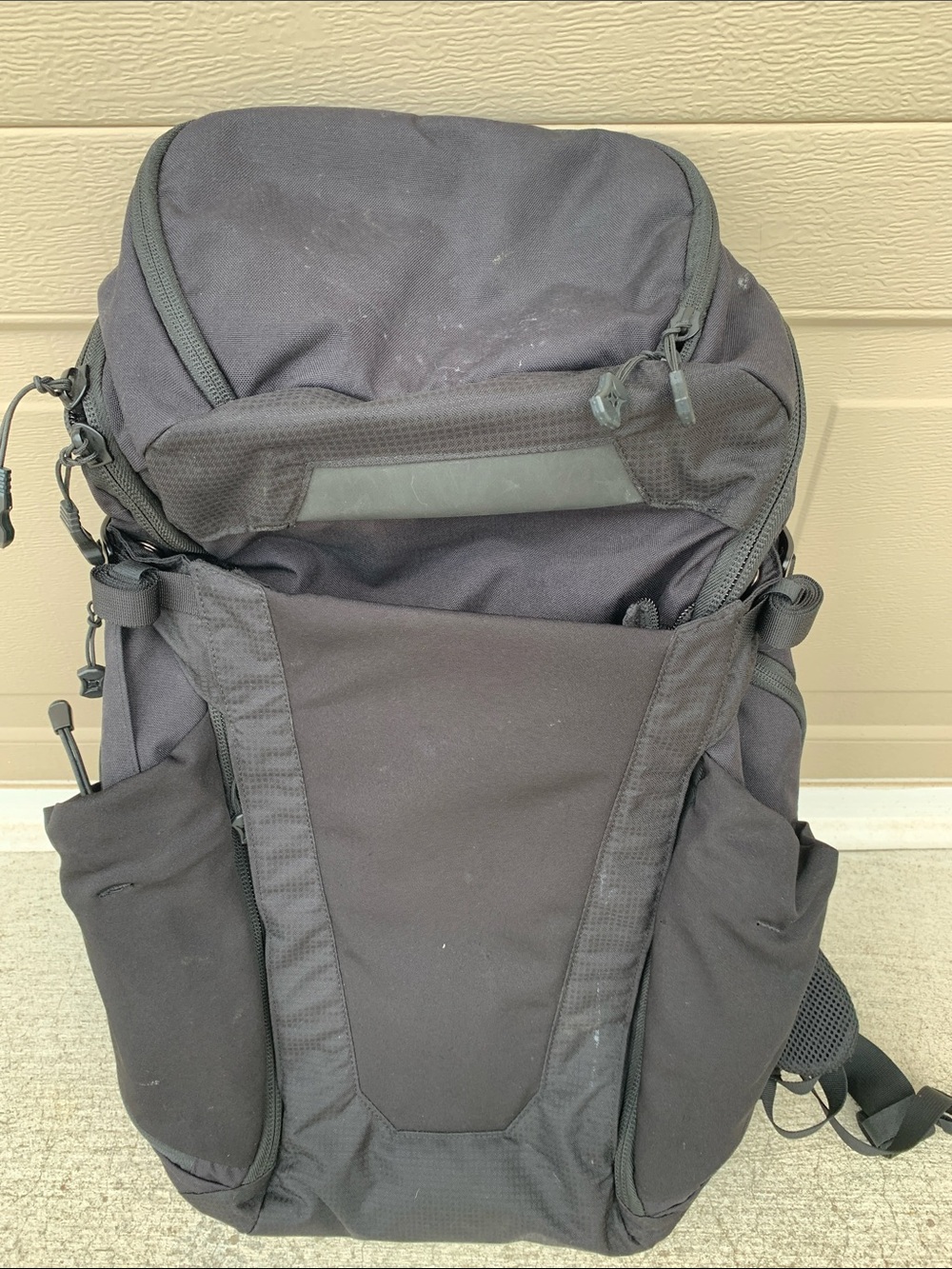 Vertx Tactical Backpack EDC Travel laptop Hiking Black Outdoor Everyday Carry